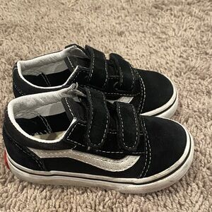 ♥️SOLD♥️Vans Kids Black and White Sneakers